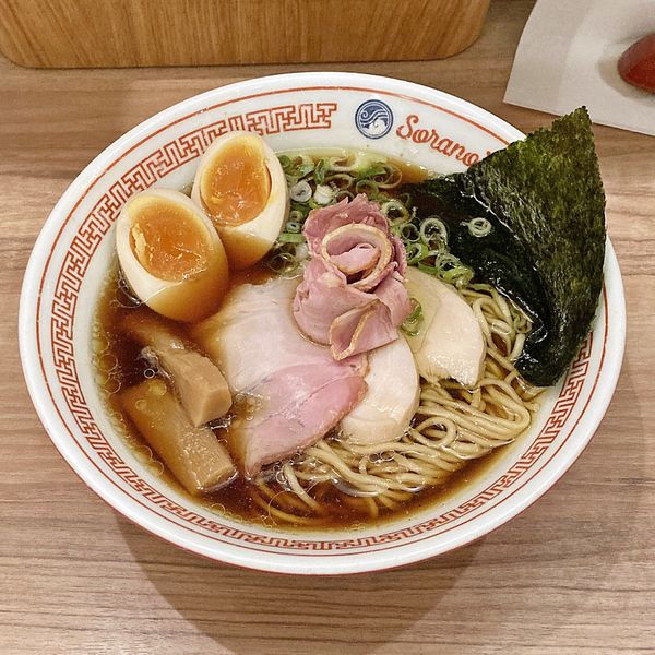「特製淡麗醤油ラーメン」@ソラノイロ NIPPONの写真