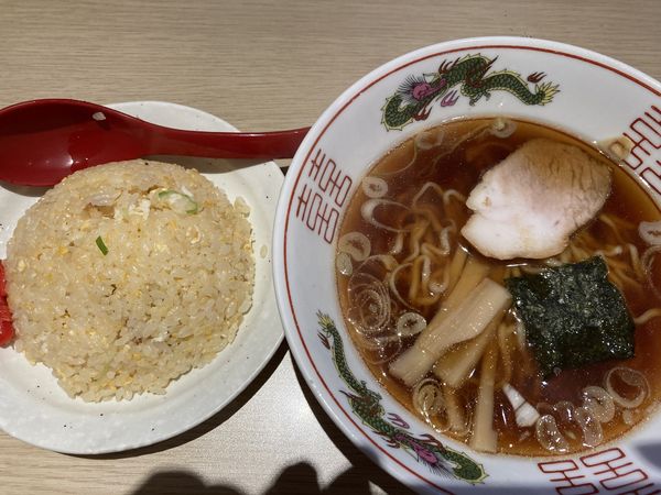 「半ラーメン半チャーハンセット」@珍来亭の写真