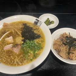 カレーラーメンとチャー丼