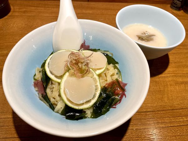 「＜限定①＞ 帆立の雫 冷やしつけそば ￥980」@寿製麺よしかわ 川越店の写真