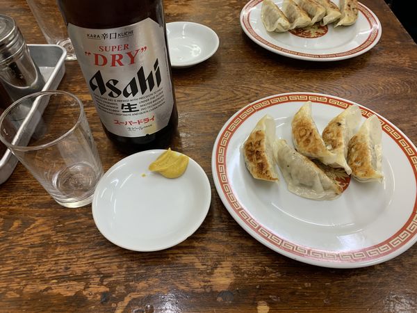「餃子3枚900+ビール大600＝1500円」@亀戸餃子 本店の写真