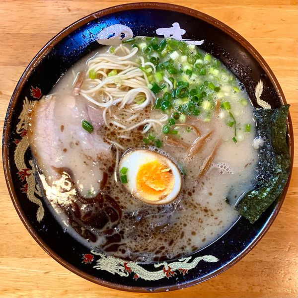 「黒竜とんこつラーメン（塩）¥600円」@とんこつらーめん 黒竜の写真