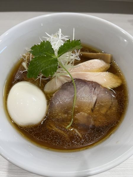 「鳥醤油ラーメン」@自家製麺こうじの写真