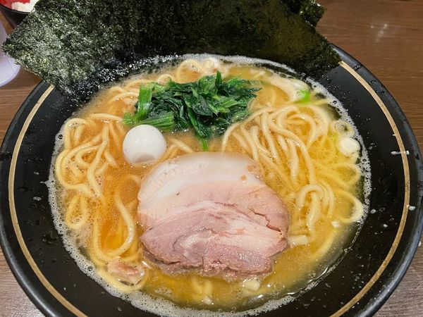 「ラーメン中盛　のり」@家系ラーメン 壱壱家の写真