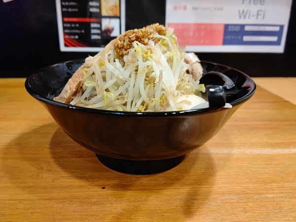 「特製中一ラーメン(並盛・200g・全部普通)1,100円」@醤油豚骨 中一の写真