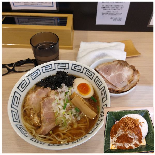 「古式煮干し醤油+チャーシュー　1230円」@煮干しらーめん 田中にぼるの写真