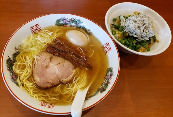 「中華そば　しらすとザーサイの小丼」@中華そば さとう 元町店の写真