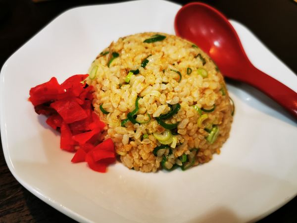 「豚ねぎ半炒飯」@麺処 すずらん 春吉店の写真