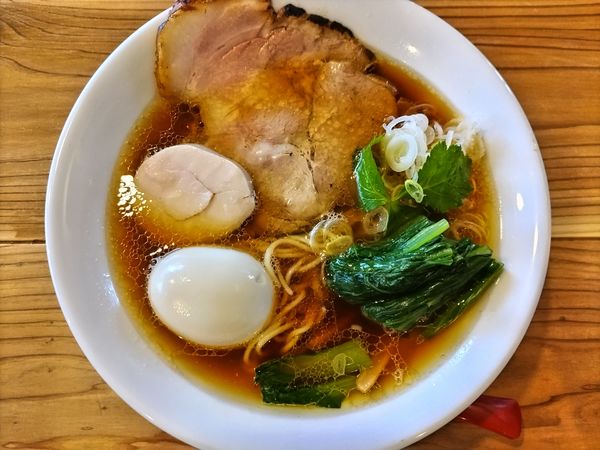 「軍鶏だし特製中華そば」@麺屋琥珀の写真