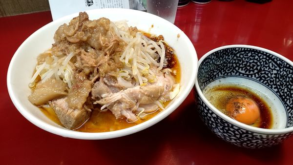 「小味噌ラーメン950円＋KABAYAKI100円」@ジラフの写真