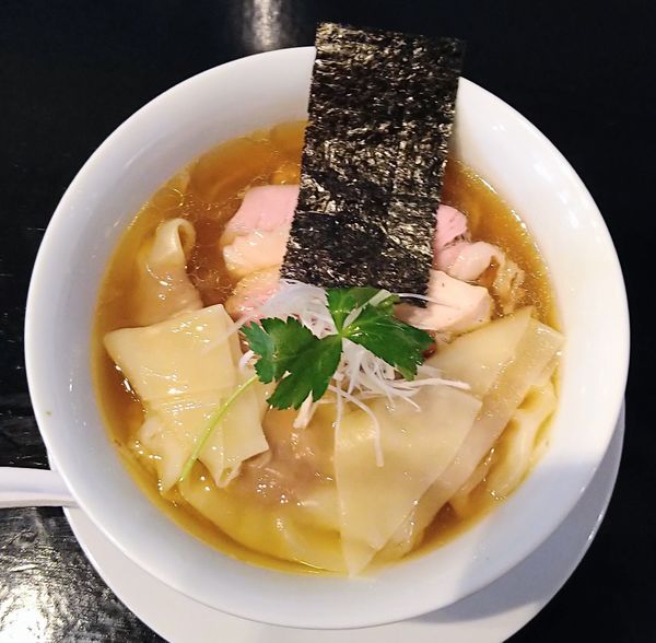 「白醤油らぁめん【限定】＋麺大盛り＋ワンタン」@KaneKitchen Noodlesの写真