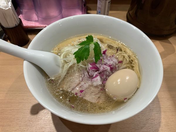 「塩らぁ麺」@らぁ麺まる鈴 本厚木店の写真