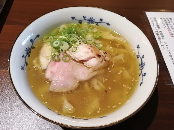 「塩らぁ麺　900円　PASMO支払い878円」@手打ち麺 秀登の写真