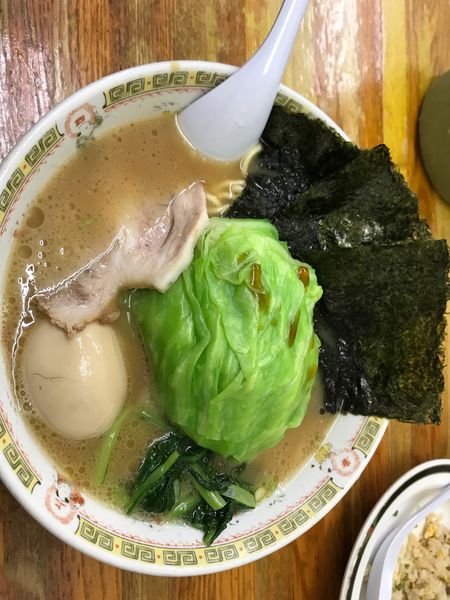 「ｷｬﾍﾞ玉ﾗｰﾒﾝ中盛ﾊﾞﾘｶﾀ950円」@横浜ラーメン厨房 うえむらやの写真