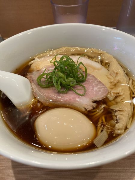 「味玉醤油」@らぁ麺 はやし田 赤羽店の写真