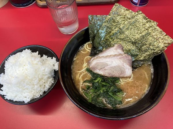 「ラーメン並」@横浜ラーメン 山本家の写真