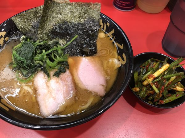 「ラーメンかためニラキムチ」@ラーメン家 がんくろの写真