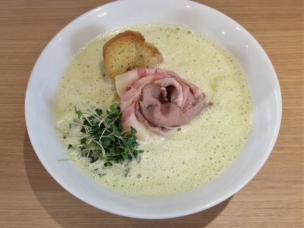 「あさりカルボ（950円）」@La Maison du Ramen ビスクの写真