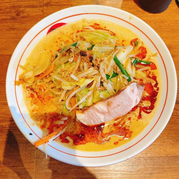 「野菜ボウボウラーメン赤」@ボウボウラーメン とみの写真