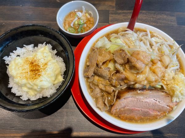 「トントンラーメン200g＋味付背脂＋チーズライス」@麺と飯 トンじろの写真