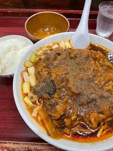 「限定 ホルモン餡かけソバ 小ライス 生卵」@鶏こく中華 すず喜の写真