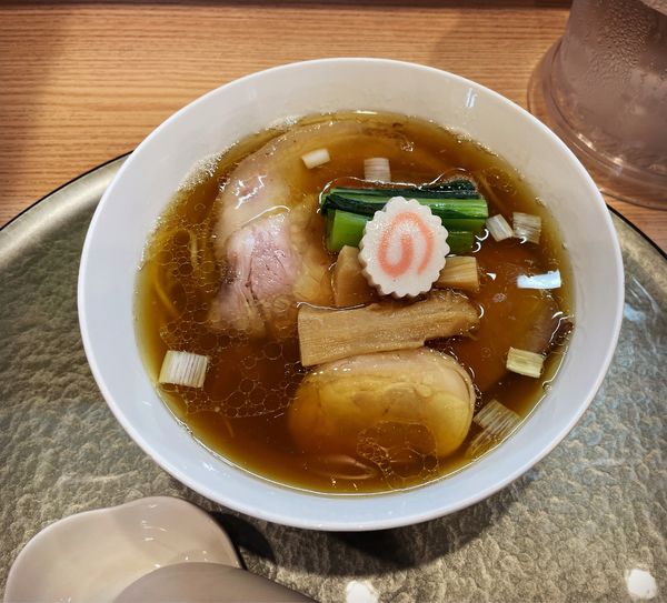 「羅臼昆布と鮭節の中華そば」@中華そば 深緑の写真