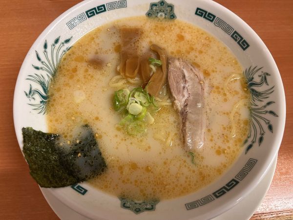 「とんこつラーメン　麺硬め」@日高屋 浦和東口店の写真