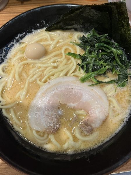 「醤油ラーメン大（910円）」@横浜家系ラーメン 壱角家 御徒町店の写真