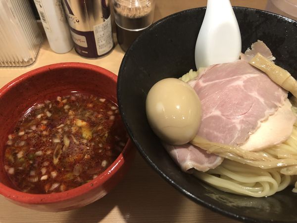 「から辛冷製つけ麺旨辛　味玉」@らぁ麺 みうらの写真