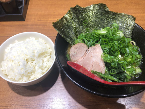 「ラーメン並 (650円)」@麺家 黒の写真