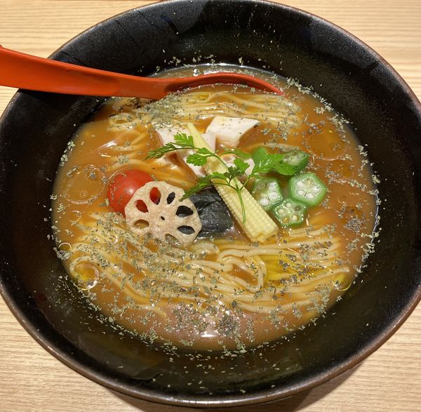 「【限定】冷たいスパイスカレーらー麺　９５０円」@焼きあご塩らー麺 たかはし アトレ川崎店の写真