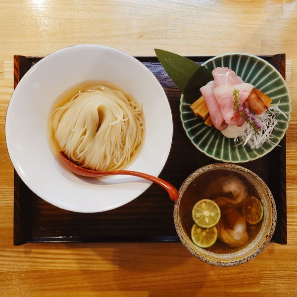 「濃厚清湯 白醤油つけ麺 1100円」@自家製麺 くろ松の写真