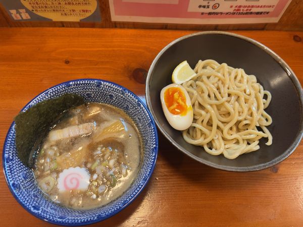 「濃厚豚骨つけ麺（麺少なめ半玉付）900円」@ジギーの写真