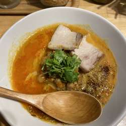 【限定】コロンビア風ビーンズラーメン　１１００円