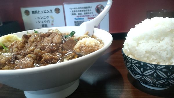 「スタ満ソバ（900円税込）+ライス（110円税込）」@元祖スタミナ満点らーめん すず鬼 熊谷うえちゃん店の写真