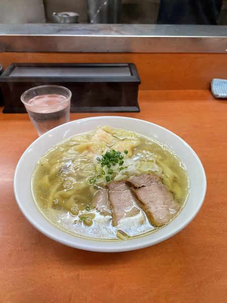 「海老ワンタン麺」@日陰の写真
