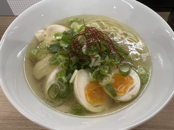 「三冠ver.黄金の鶏（1000円）」@魔界系ラーメン三冠馬の写真