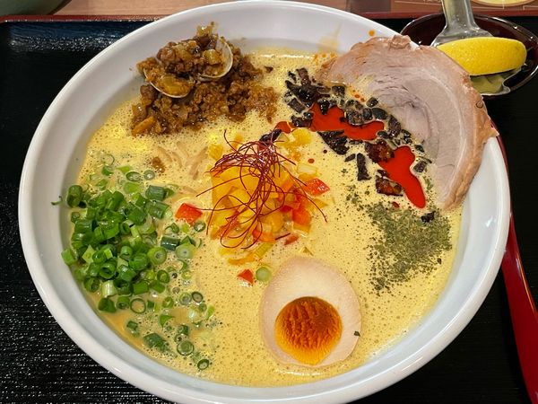 「スパイスラーメン チャーシュートッピング」@スパイスラーメン スゥーガン ディータの写真