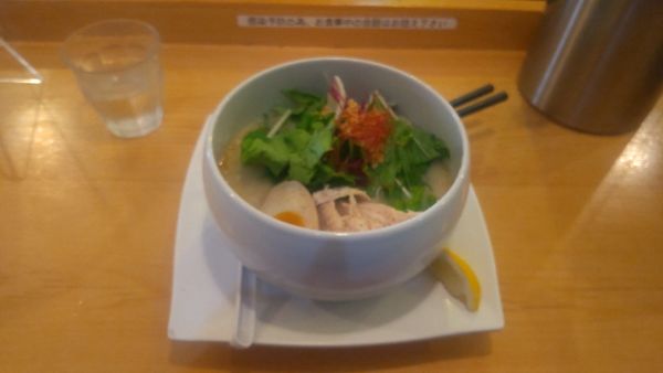 「鶏白湯塩そば」@鶏白湯麺 蔭山 高田馬場店の写真