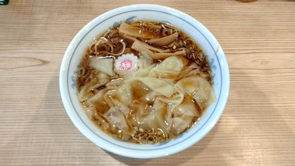 「ワンタンメン_650円」@らーめん 高尾の写真