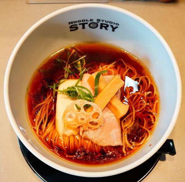 「中華そば 醤油」@NOODLE STUDIO STORYの写真