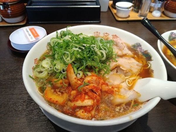 「ラーメン（キムチトッピング）」@来来亭 十条竹田店の写真