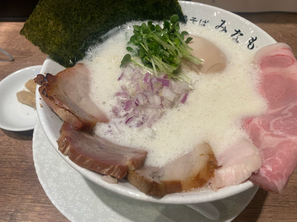 「特製鶏白湯そば（塩）　1100円」@鶏そば みなもの写真