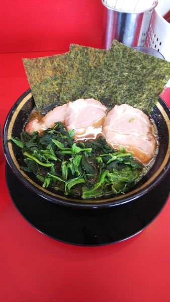 「チャーシューメン＋ほうれん草＋半ライス」@家系ラーメン 熊田家の写真