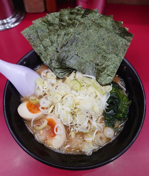 「粋特豚骨醤油ラーメン+薬味ネギ(850円)」@赤羽らーめん 粋の写真