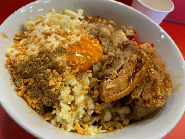 「ジャンクまぜそば（300g）＋豚1枚」@まぜそばマゼロー 船橋店の写真