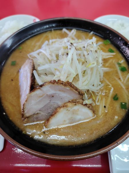「味噌チャーシュー(3枚)大盛、もやし増量」@くるまやラーメン 和光店の写真