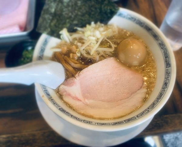 「背脂醤油（細麺・固め￥850）＋青唐（￥100）」@稲荷屋の写真