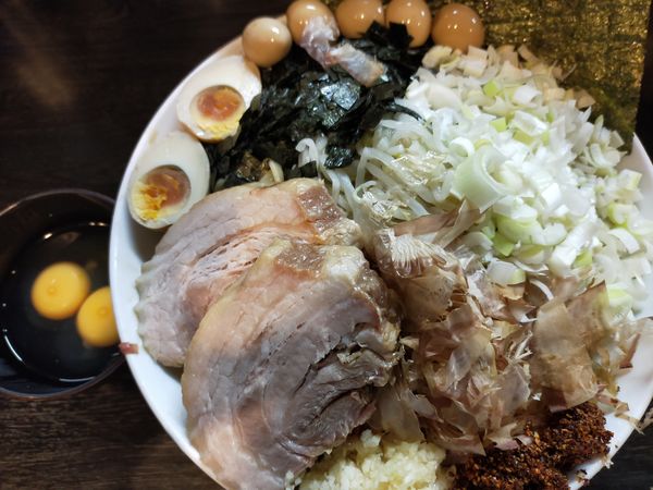 「【限定】ひやわさ1200円(大盛150円)+生卵50円」@豚星。の写真