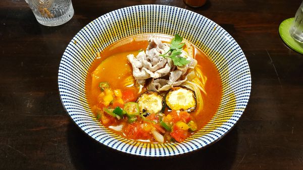 「冷製トマトカレーらーめん　限定」@らーめん こてつの写真